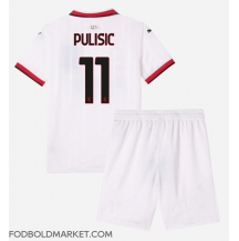 AC Milan Christian Pulisic #11 Udebanetrøje Børn 2024-25 Kortærmet (+ Korte bukser)