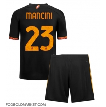 AS Roma Gianluca Mancini #23 Tredjetrøje Børn 2023-24 Kortærmet (+ Korte bukser)