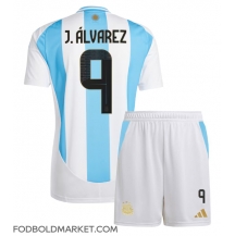 Argentina Julian Alvarez #9 Hjemmebanetrøje Børn Copa America 2024 Kortærmet (+ Korte bukser)