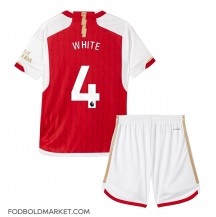 Arsenal Ben White #4 Hjemmebanetrøje Børn 2023-24 Kortærmet (+ Korte bukser)