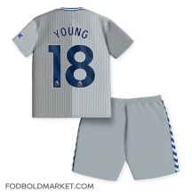 Everton Ashley Young #18 Tredjetrøje Børn 2023-24 Kortærmet (+ Korte bukser)