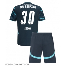 RB Leipzig Benjamin Sesko #30 Tredjetrøje Børn 2024-25 Kortærmet (+ Korte bukser)