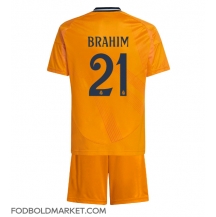 Real Madrid Brahim Diaz #21 Udebanetrøje Børn 2024-25 Kortærmet (+ Korte bukser)