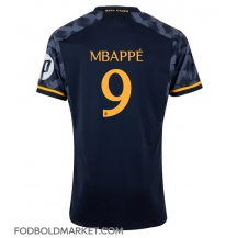 Real Madrid Kylian Mbappe #9 Udebanetrøje 2023-24 Kortærmet